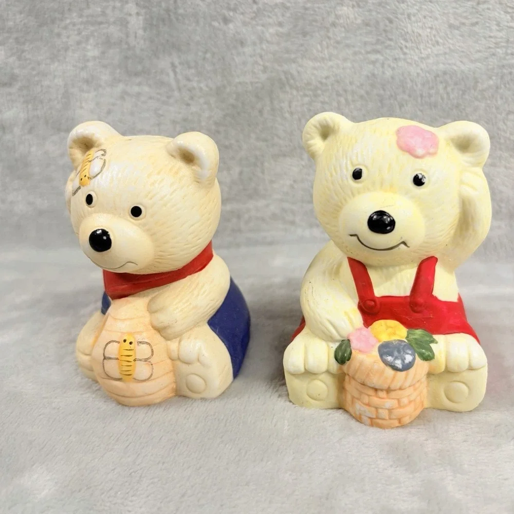 Vintage Teddy Bear Salt & Pepper‎ Shakers Honey Bee, Flowers 3